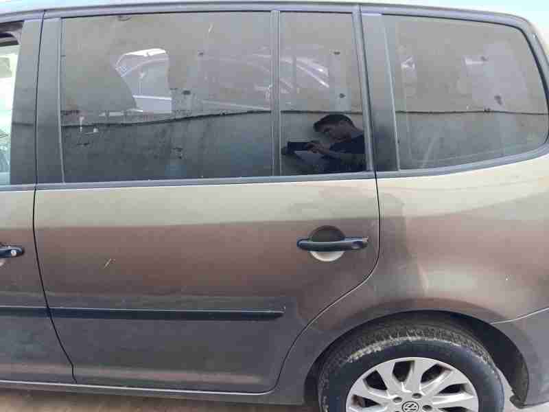 Recambio de puerta trasera izquierda para volkswagen touran (1t3) 1.6 tdi referencia OEM IAM 1T0833055S  