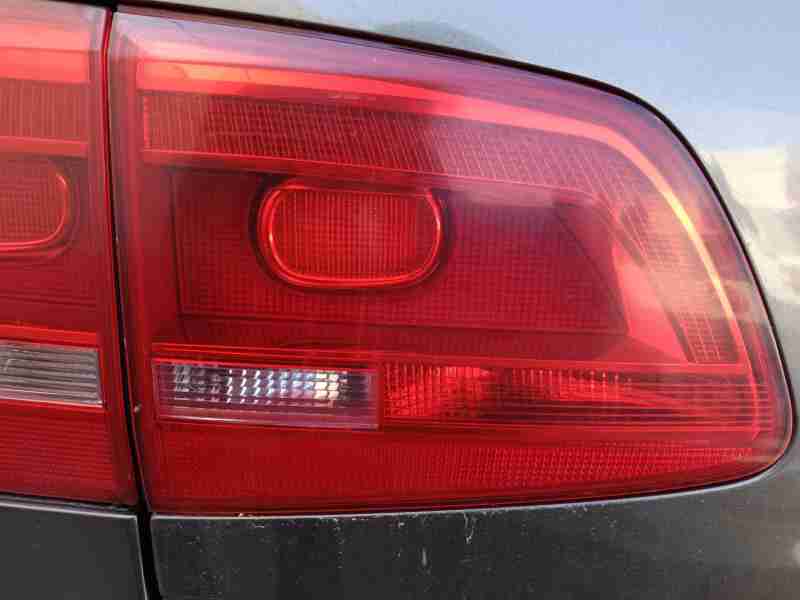 Recambio de piloto trasero izquierdo interior para volkswagen touran (1t3) 1.6 tdi referencia OEM IAM 1T0945093  
