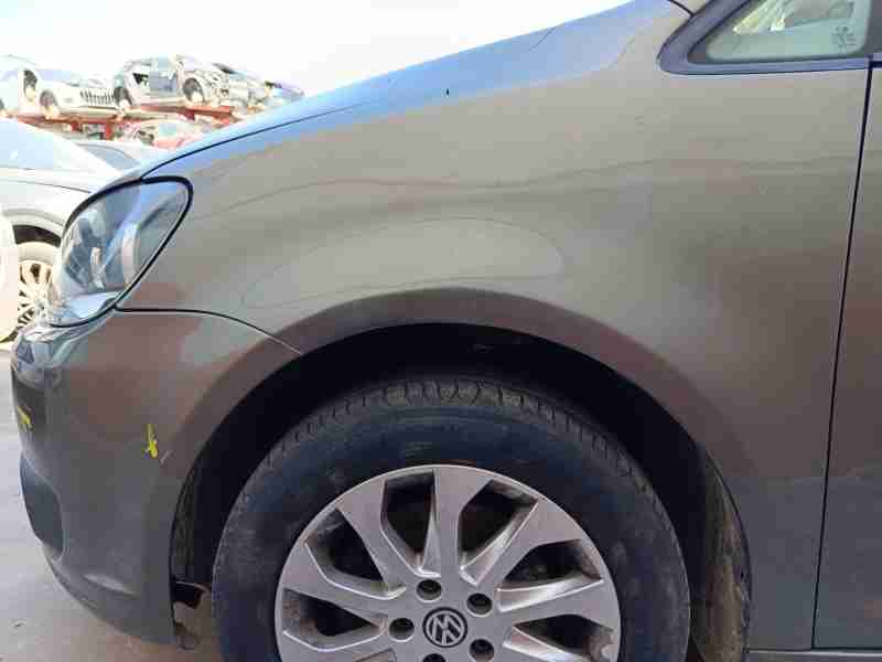 Recambio de aleta delantera izquierda para volkswagen touran (1t3) 1.6 tdi referencia OEM IAM 1T0821021D  