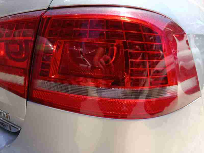 Recambio de piloto trasero derecho para volkswagen passat b7 (362) 1.6 tdi referencia OEM IAM 3AE945208B  
