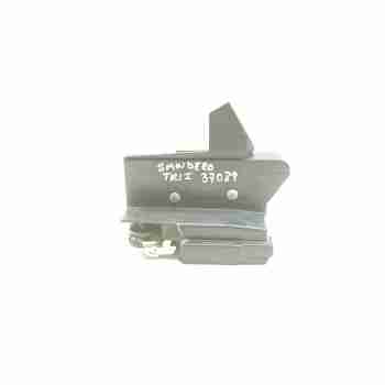 CERRADURA PUERTA TRASERA IZQUIERDA 825033585R / 825034213R 