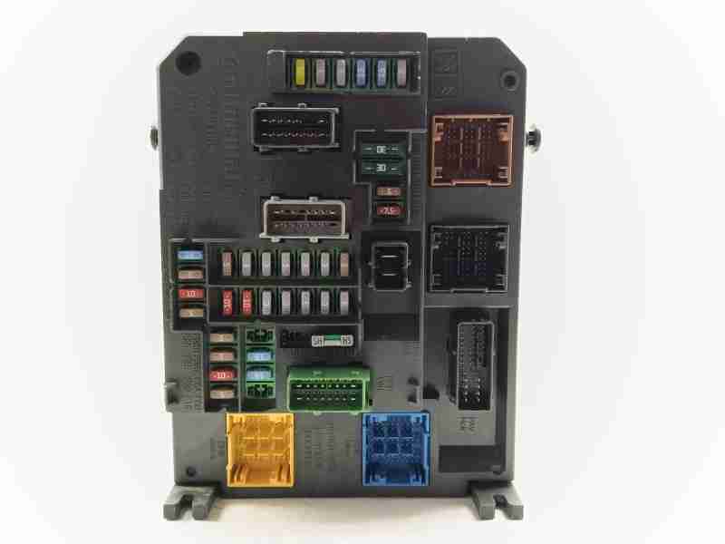 Recambio de caja reles / fusibles para peugeot 508 allure hybrid4 referencia OEM IAM 9664992380 / 9666851480  