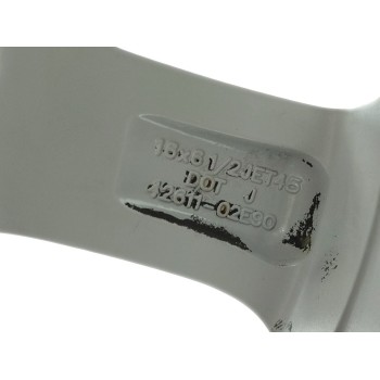 Recambio de llanta para toyota auris active referencia OEM IAM 4261102E90  