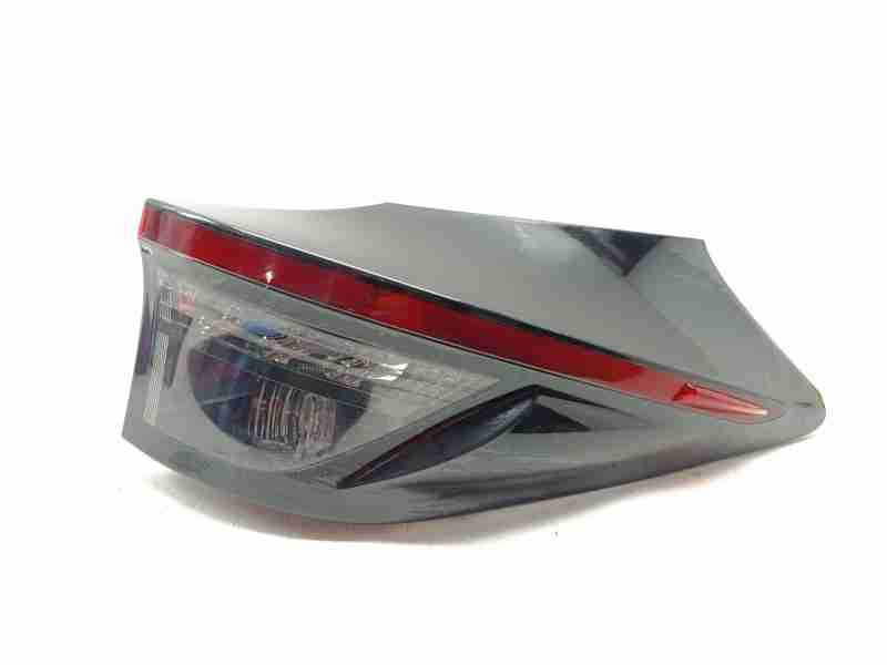 Recambio de piloto trasero derecho para toyota yaris cross hybrid 2wd active tech referencia OEM IAM 815500DE20  
