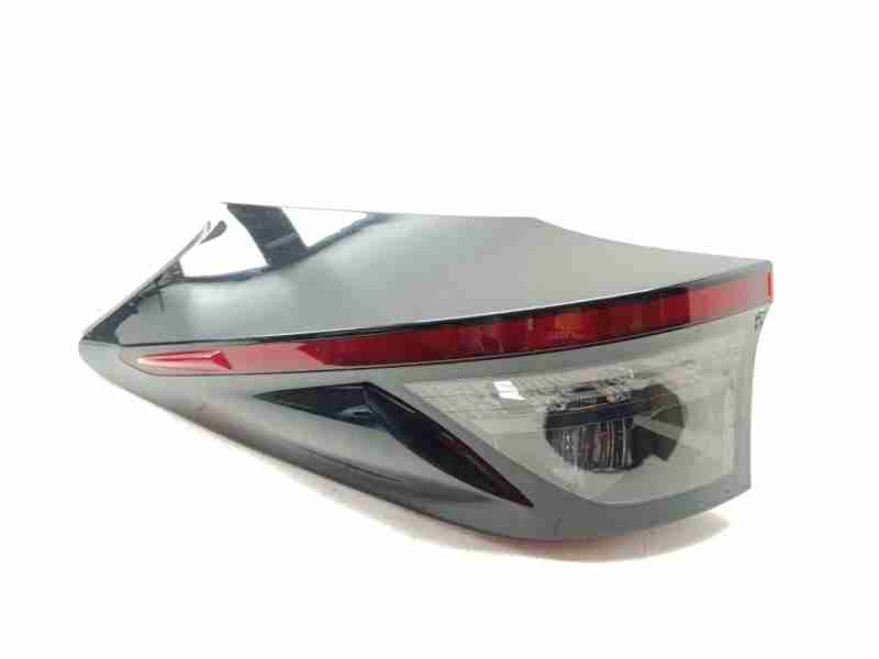 Recambio de piloto trasero izquierdo para toyota yaris cross hybrid 2wd active tech referencia OEM IAM 815600DE20  
