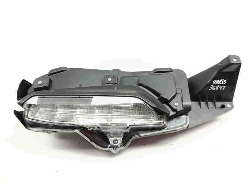 Recambio de piloto delantero derecho para toyota yaris cross hybrid 2wd active tech referencia OEM IAM 814300D170  