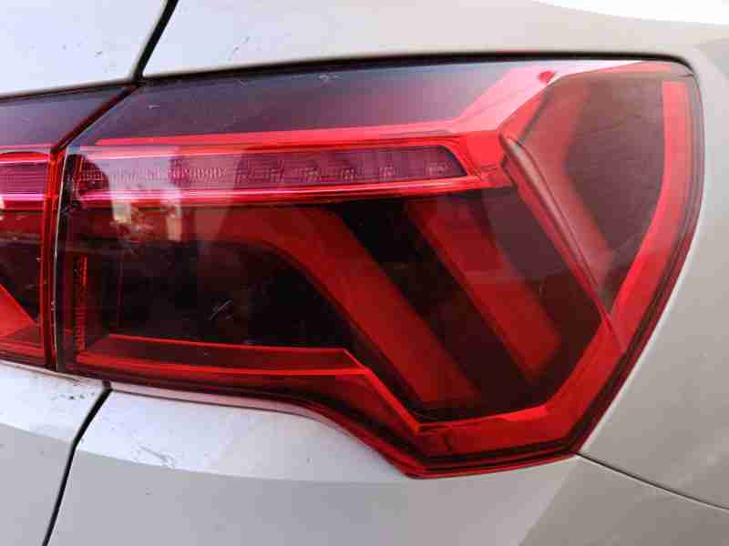 Recambio de piloto trasero derecho para audi q3 sportback (f3n) 35 tdi referencia OEM IAM 83A945092  