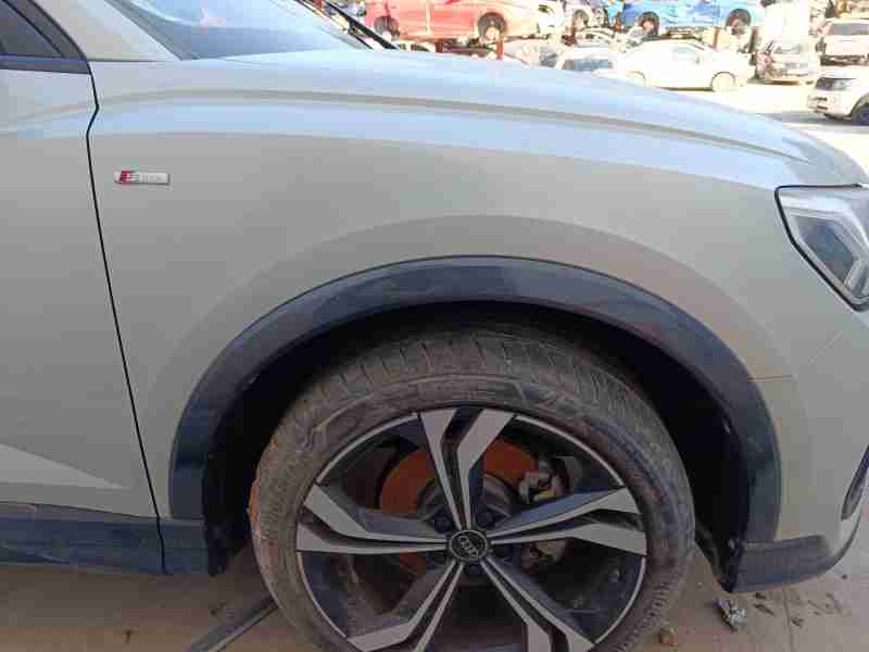 Recambio de aleta delantera derecha para audi q3 sportback (f3n) 35 tdi referencia OEM IAM 83A821022  