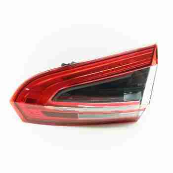 PILOTO TRASERO DERECHO INTERIOR AM2113A602AF 