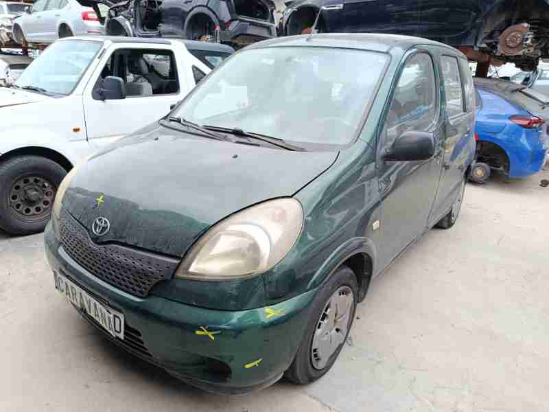 toyota yaris verso (_p2_) del año 2000