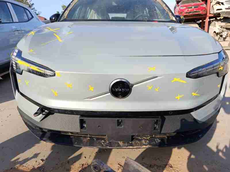Recambio de paragolpes delantero para volvo ex30 plus 2wd pure electric referencia OEM IAM   