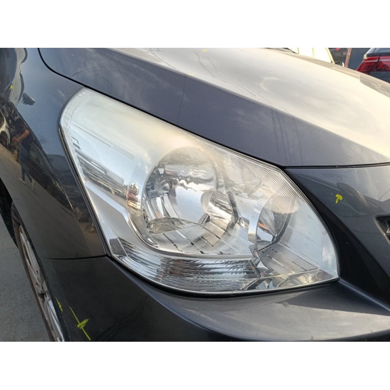 Recambio de faro derecho para toyota verso active referencia OEM IAM 811300F090  