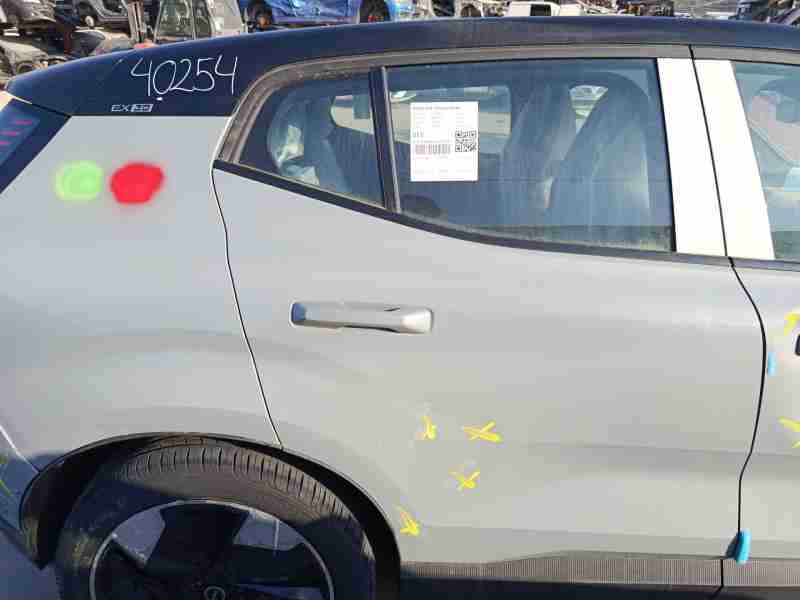 Recambio de puerta trasera derecha para volvo ex30 plus 2wd pure electric referencia OEM IAM 80009015  