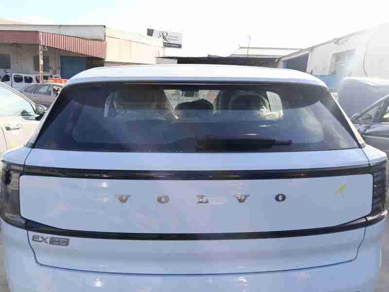 Recambio de porton trasero para volvo ex30 plus 2wd pure electric referencia OEM IAM 80010818  