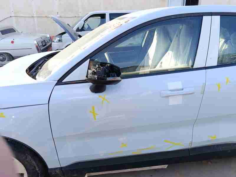 Recambio de puerta delantera izquierda para volvo ex30 plus 2wd pure electric referencia OEM IAM 80009009  