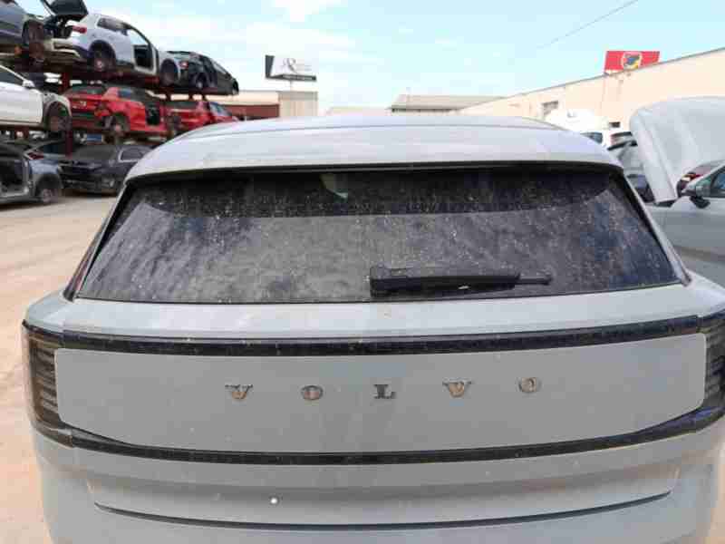 Recambio de porton trasero para volvo ex30 plus 2wd pure electric referencia OEM IAM 80010818  