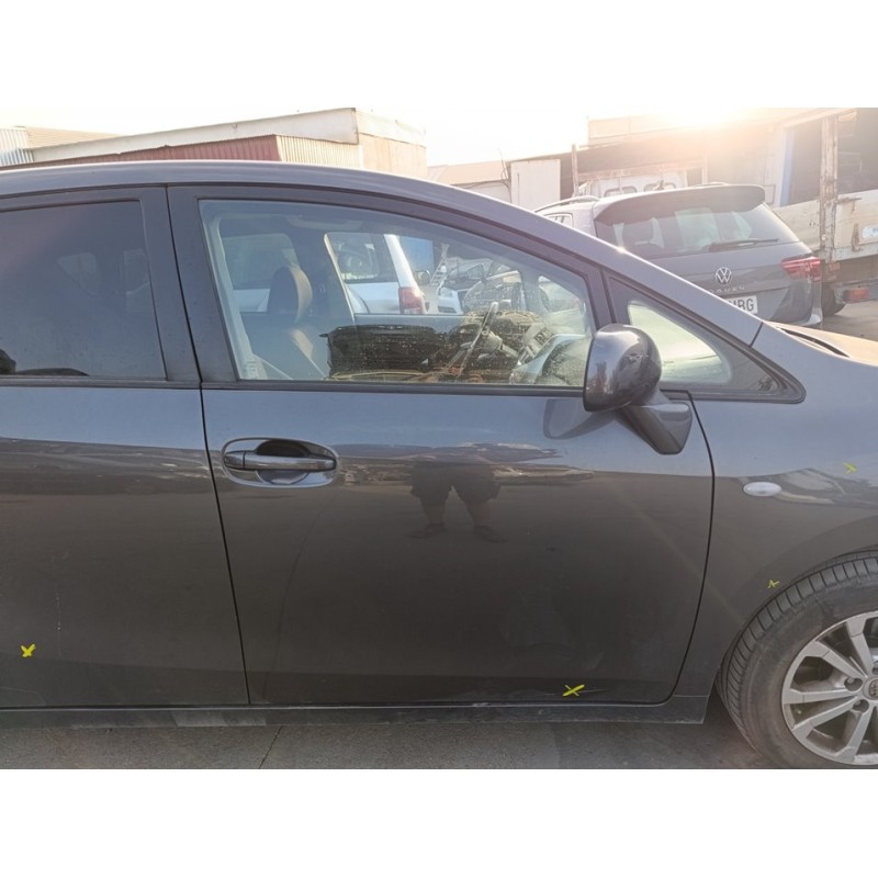 Recambio de puerta delantera derecha para toyota verso active referencia OEM IAM 670010F020  