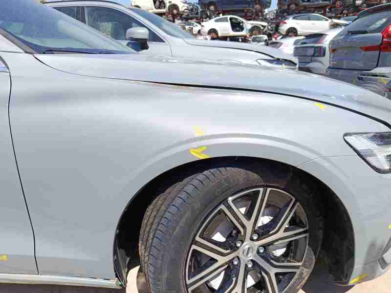 Recambio de aleta delantera derecha para volvo v60 ii (225) b4 mild-hybrid referencia OEM IAM 31468171  