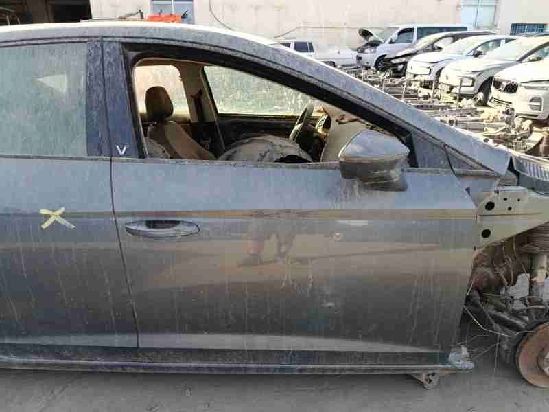 Recambio de puerta delantera derecha para seat leon st (5f8) 1.4 tsi referencia OEM IAM 5F4831056A  
