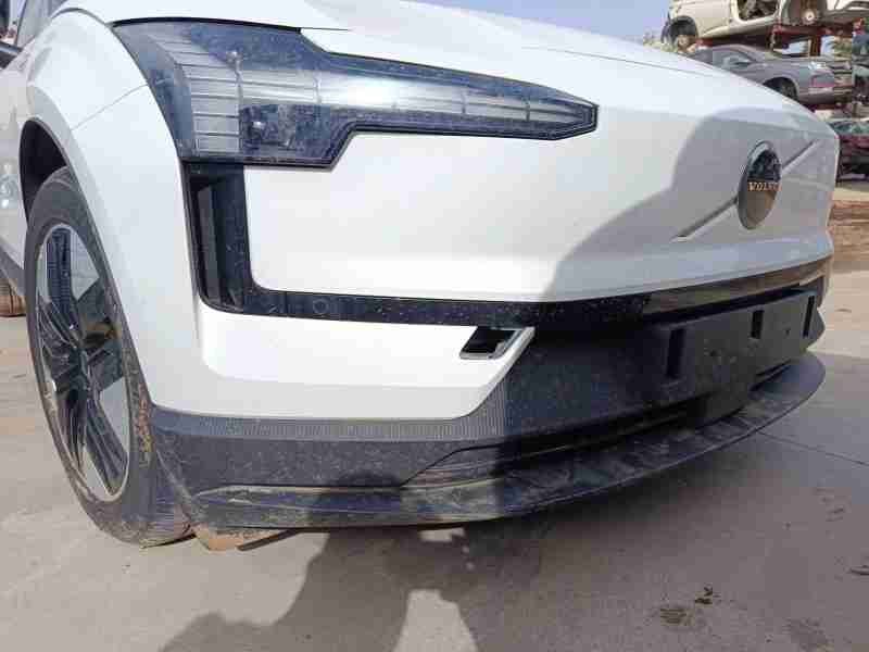 Recambio de paragolpes delantero para volvo ex30 plus 2wd pure electric referencia OEM IAM   