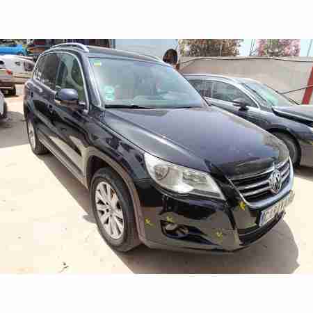VOLKSWAGEN TIGUAN (5N_)