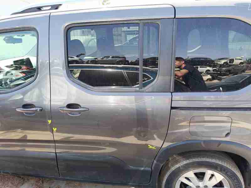 Recambio de puerta lateral corredera izquierda para peugeot rifter 1.5 bluehdi 130 referencia OEM IAM   