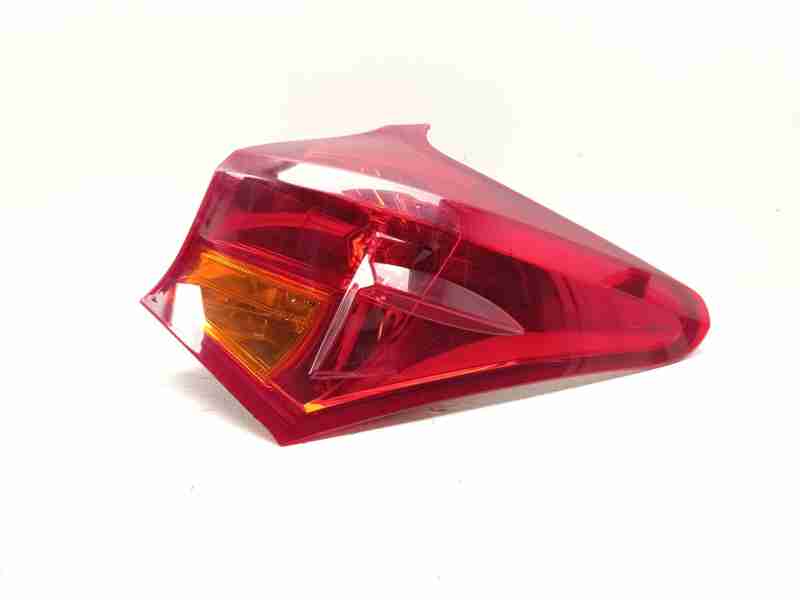 Recambio de piloto trasero derecho para toyota auris active referencia OEM IAM 8155102740  