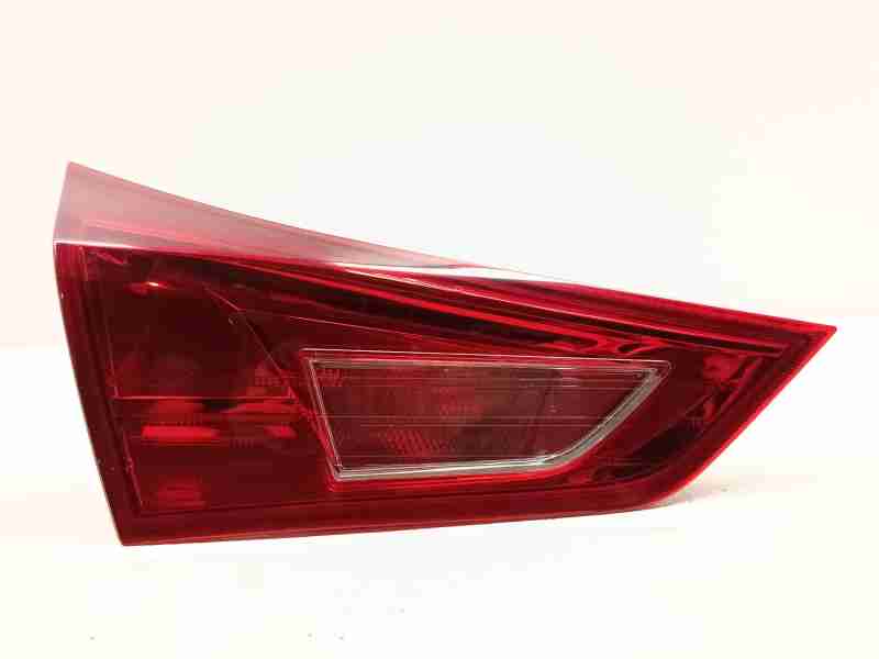 Recambio de piloto trasero izquierdo interior para toyota auris active referencia OEM IAM 8159102450  