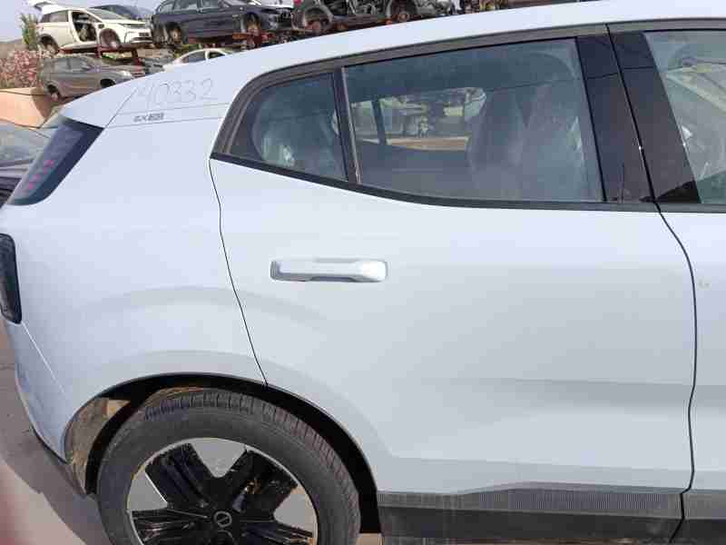 Recambio de puerta trasera derecha para volvo ex30 plus 2wd pure electric referencia OEM IAM 80009019  