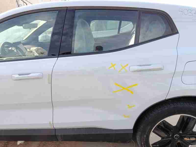 Recambio de puerta trasera izquierda para volvo ex30 plus 2wd pure electric referencia OEM IAM 80009017  