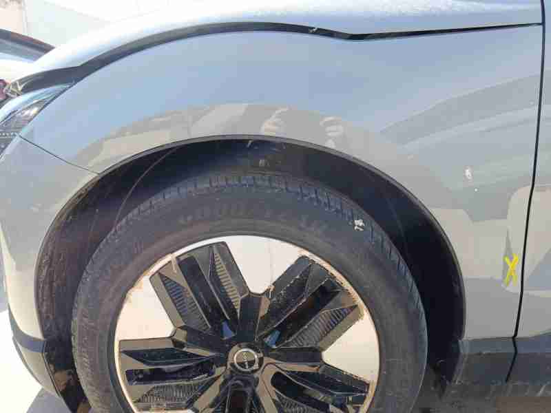 Recambio de aleta delantera izquierda para volvo ex30 plus 2wd pure electric referencia OEM IAM 80009031  