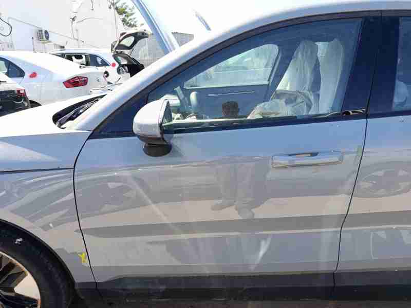 Recambio de puerta delantera izquierda para volvo ex30 plus 2wd pure electric referencia OEM IAM 80009009  