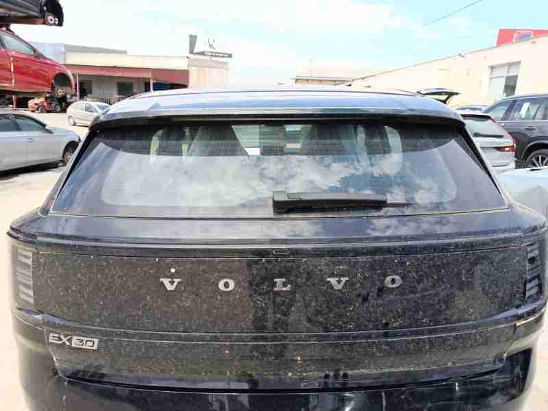 Recambio de porton trasero para volvo ex30 plus 2wd pure electric referencia OEM IAM 80010818  