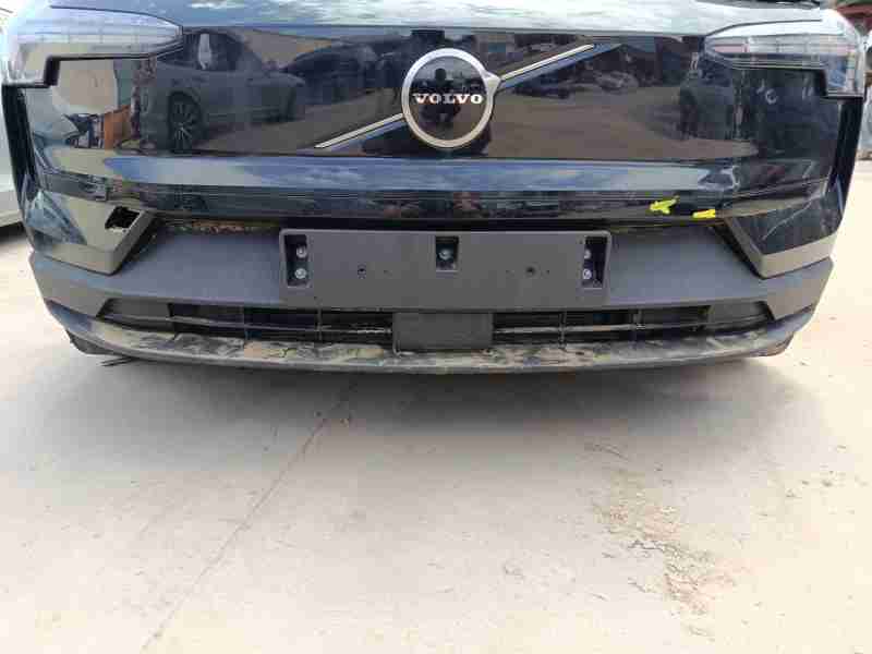 Recambio de paragolpes delantero para volvo ex30 plus 2wd pure electric referencia OEM IAM 80059657 / 80010944  
