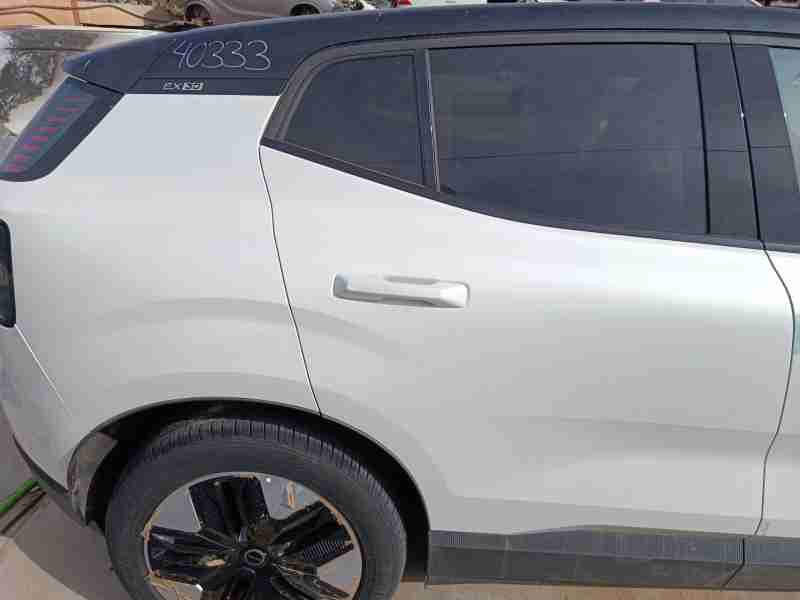 Recambio de puerta trasera derecha para volvo ex30 plus 2wd pure electric referencia OEM IAM 80009019  