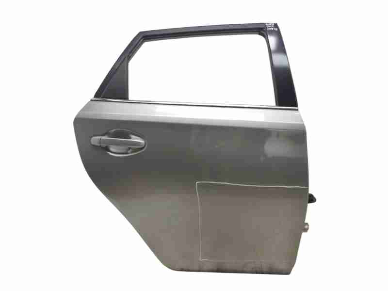 Recambio de puerta trasera derecha para toyota auris active referencia OEM IAM 6700302380  