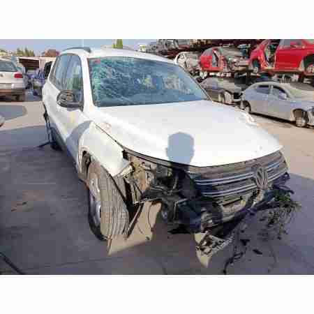 VOLKSWAGEN TIGUAN (5N_)