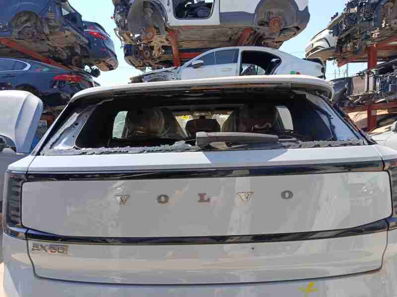 Recambio de porton trasero para volvo ex30 plus 2wd pure electric referencia OEM IAM 80010818  