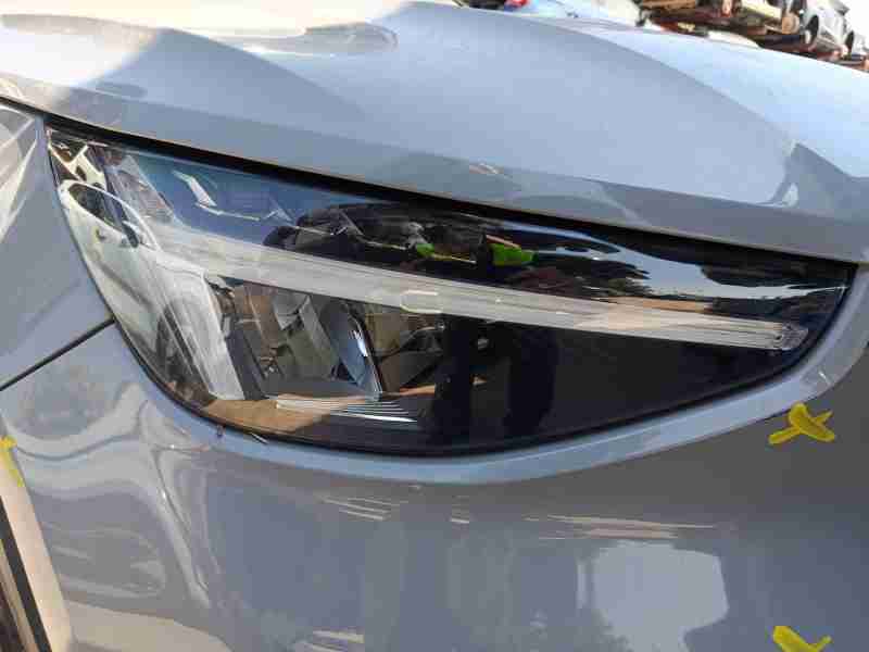 Recambio de faro derecho para volvo c40 (539) recharge referencia OEM IAM 32293764  