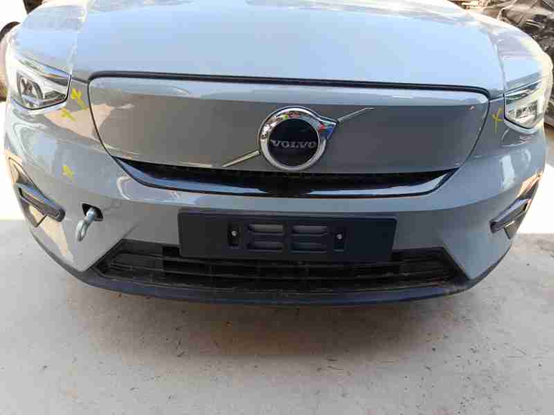 Recambio de paragolpes delantero para volvo c40 (539) recharge referencia OEM IAM 40005169  