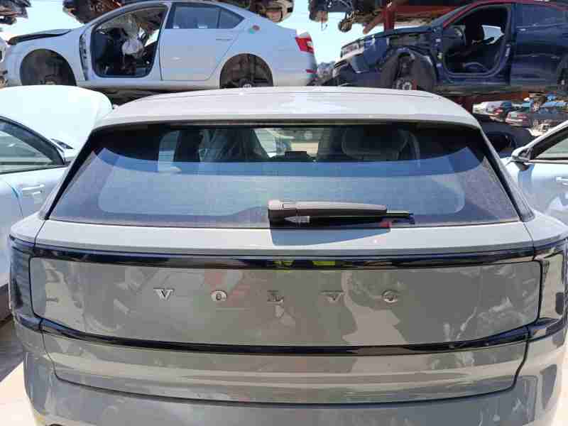 Recambio de porton trasero para volvo ex30 plus 2wd pure electric referencia OEM IAM 80010818  