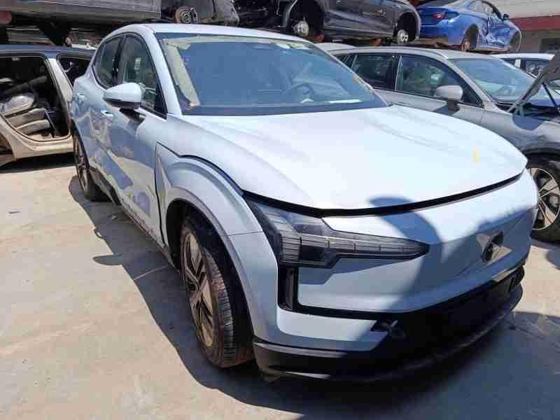 volvo ex30 del año 2025