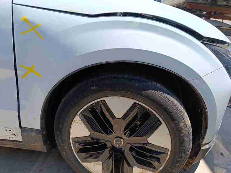 Recambio de aleta delantera derecha para volvo ex30 plus 2wd pure electric referencia OEM IAM 80009029  