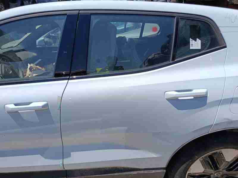 Recambio de puerta trasera izquierda para volvo ex30 plus 2wd pure electric referencia OEM IAM 80009017  