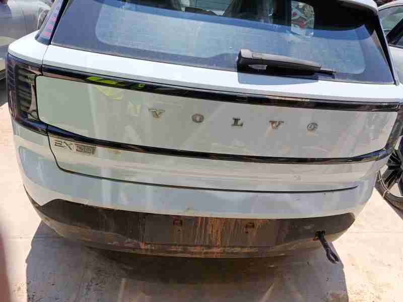 Recambio de paragolpes trasero para volvo ex30 plus 2wd pure electric referencia OEM IAM   