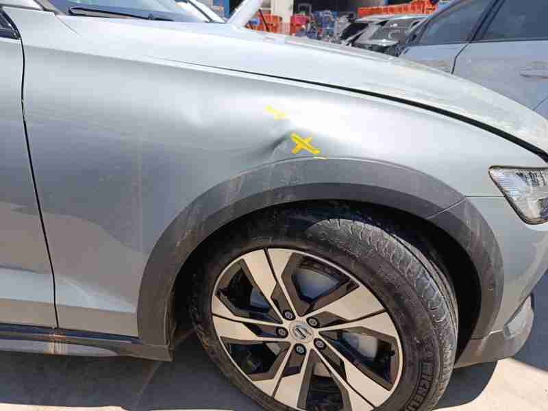 Recambio de aleta delantera derecha para volvo v60 ii cross country (227) b4 mild-hybrid awd referencia OEM IAM 31468171  