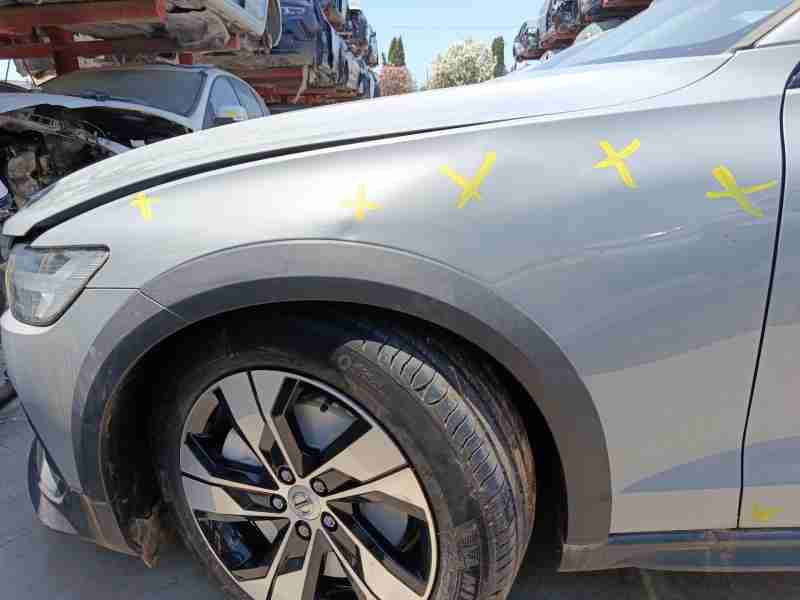 Recambio de aleta delantera izquierda para volvo v60 ii cross country (227) b4 mild-hybrid awd referencia OEM IAM 31468170  