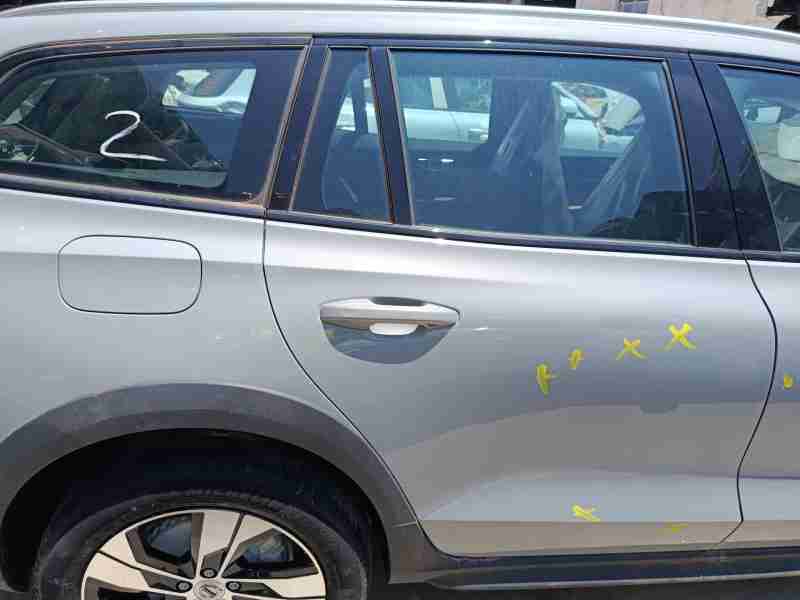 Recambio de puerta trasera derecha para volvo v60 ii cross country (227) b4 mild-hybrid awd referencia OEM IAM 31693069  