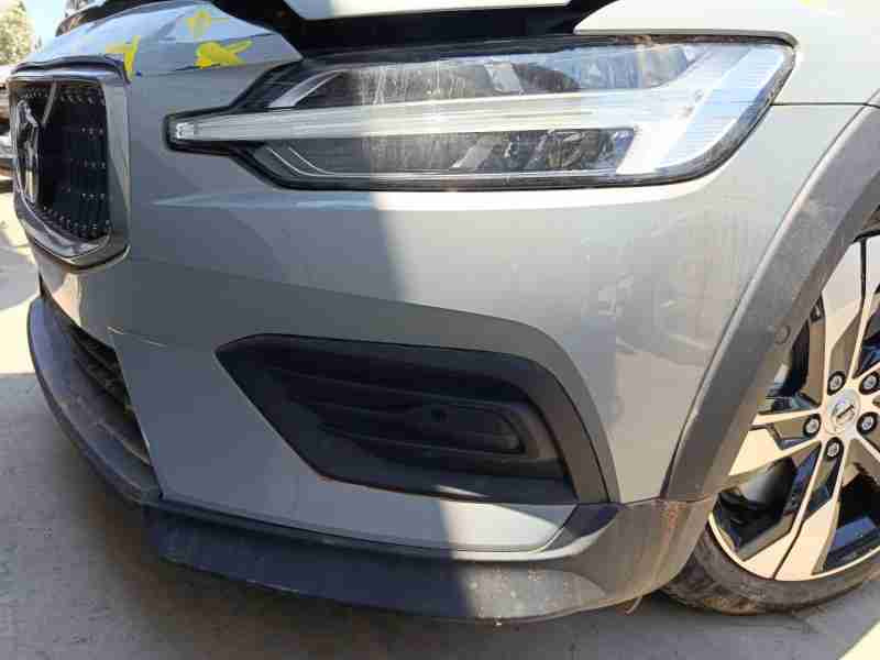 Recambio de paragolpes delantero para volvo v60 ii cross country (227) b4 mild-hybrid awd referencia OEM IAM 39796231  