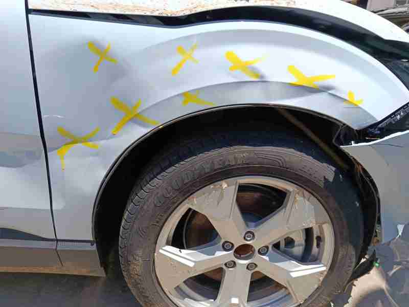 Recambio de aleta delantera derecha para volvo ex30 plus 2wd pure electric referencia OEM IAM 80009029  